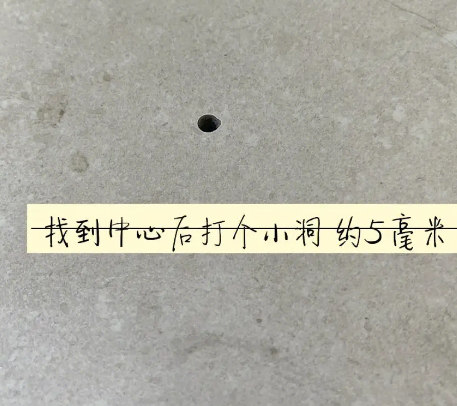沽源瓷砖空鼓维修公司专业解答在瓷砖铺贴过程中，如果砂料搅拌不均匀，将会带来以下问题